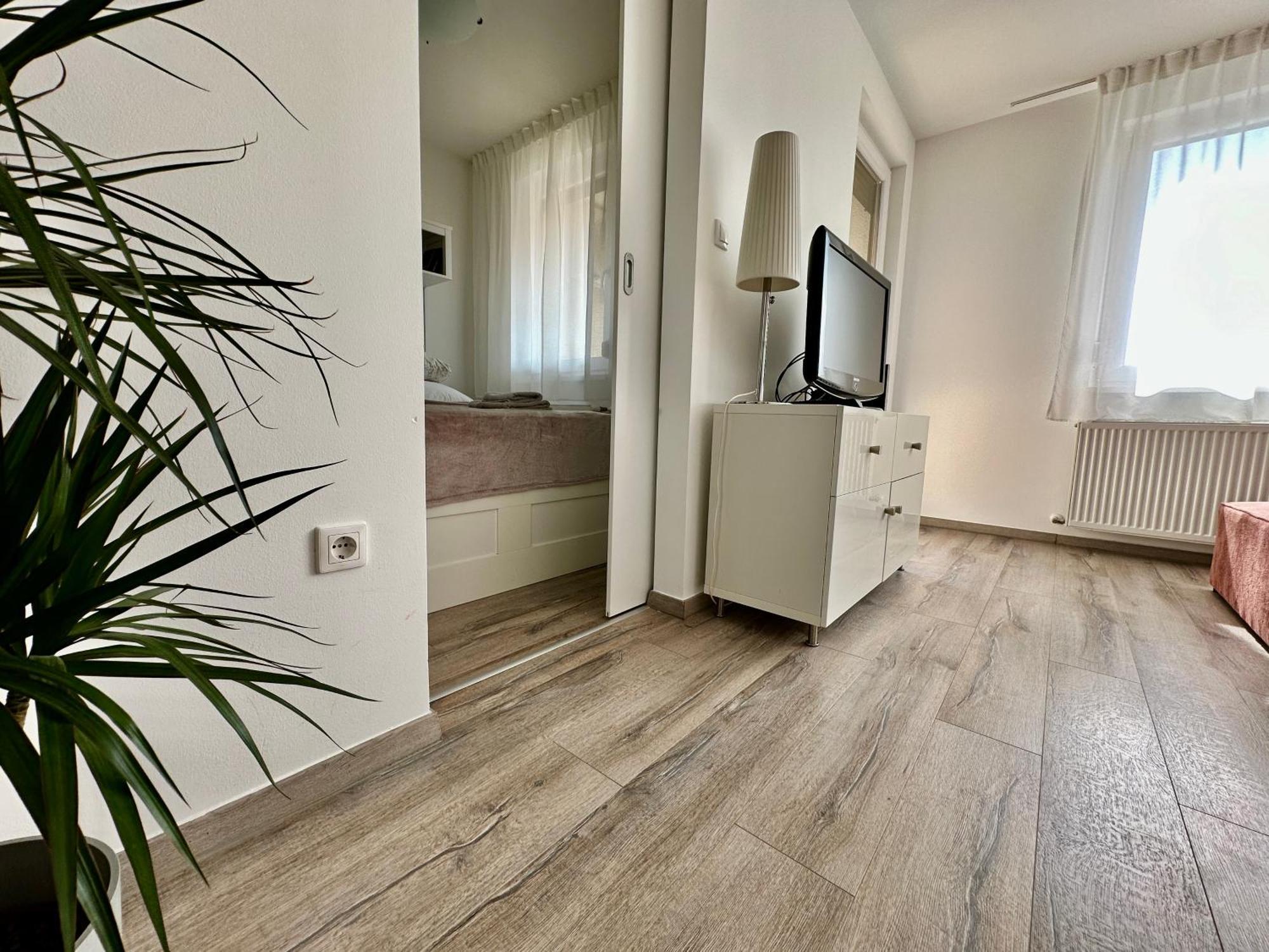 City Break Apartment - Private Garage, Ac, Balcony Budapest Luaran gambar